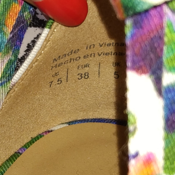 Call It Spring Multicolour Patterned Flat Sandal | Size 7.5 - Picture 4 of 4